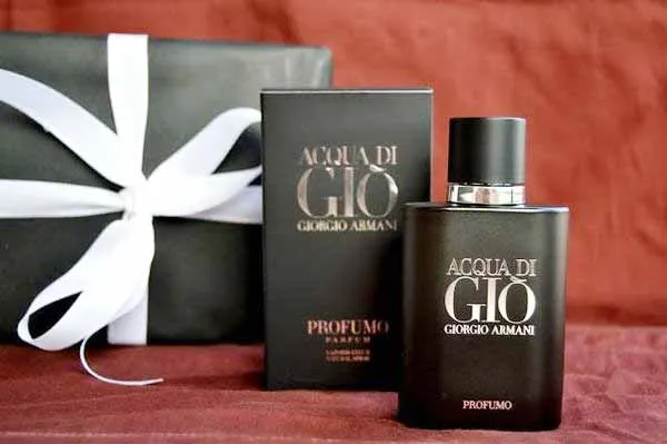 Thiết kế chai Giorgio Armani Acqua Di Gio Profumo Pour Homme hiện đại